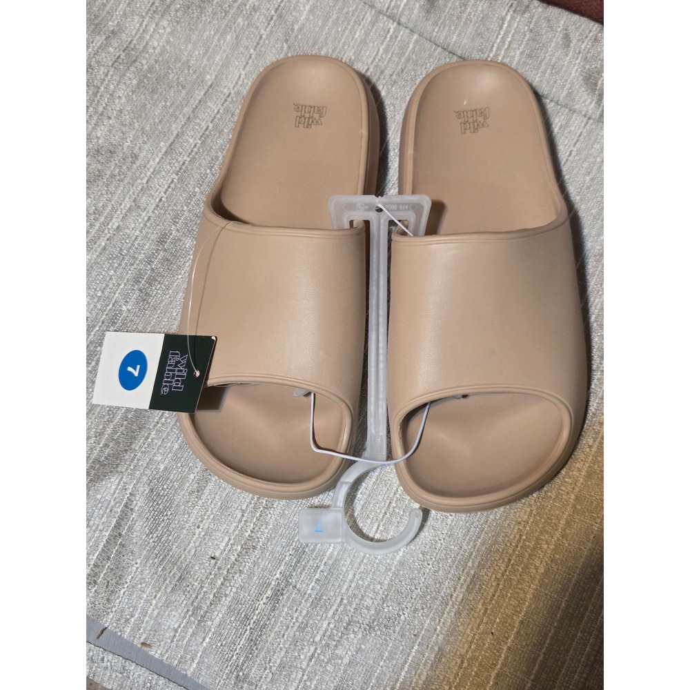 Wild Fable Womens Tan Beige Platform Slide Sandals Size 7 NWT Casual Beach Shoes